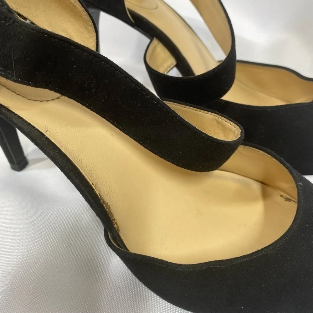 Liz Claiborne | Black Pointed Toe Velvet Heels Strap Women's Size 9.5